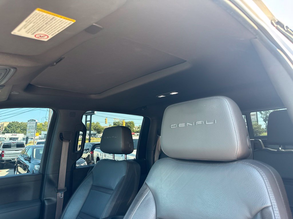 Used 2022 White GMC Denali image 14