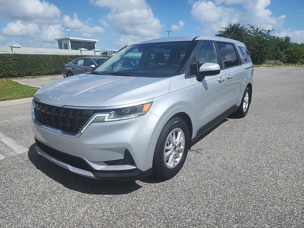2022 Kia Carnival LX FWD