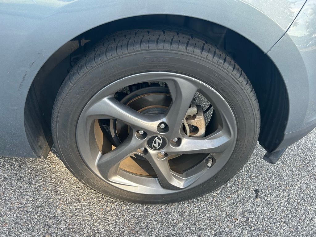 Thumbnail: 2019 Hyundai Veloster - 9