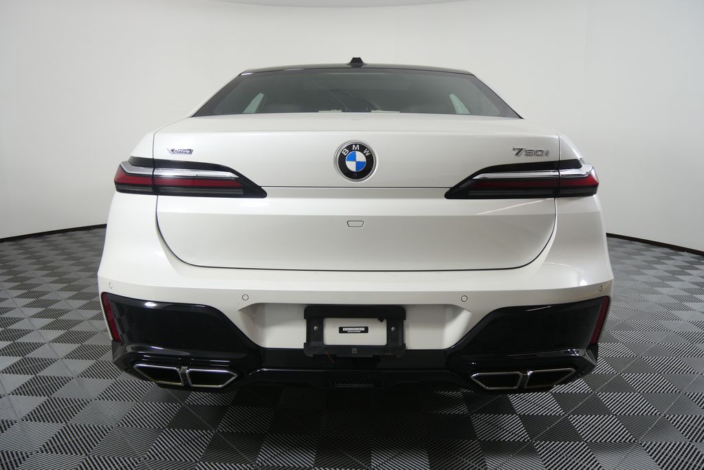Thumbnail: 2023 BMW 7 Series - 4