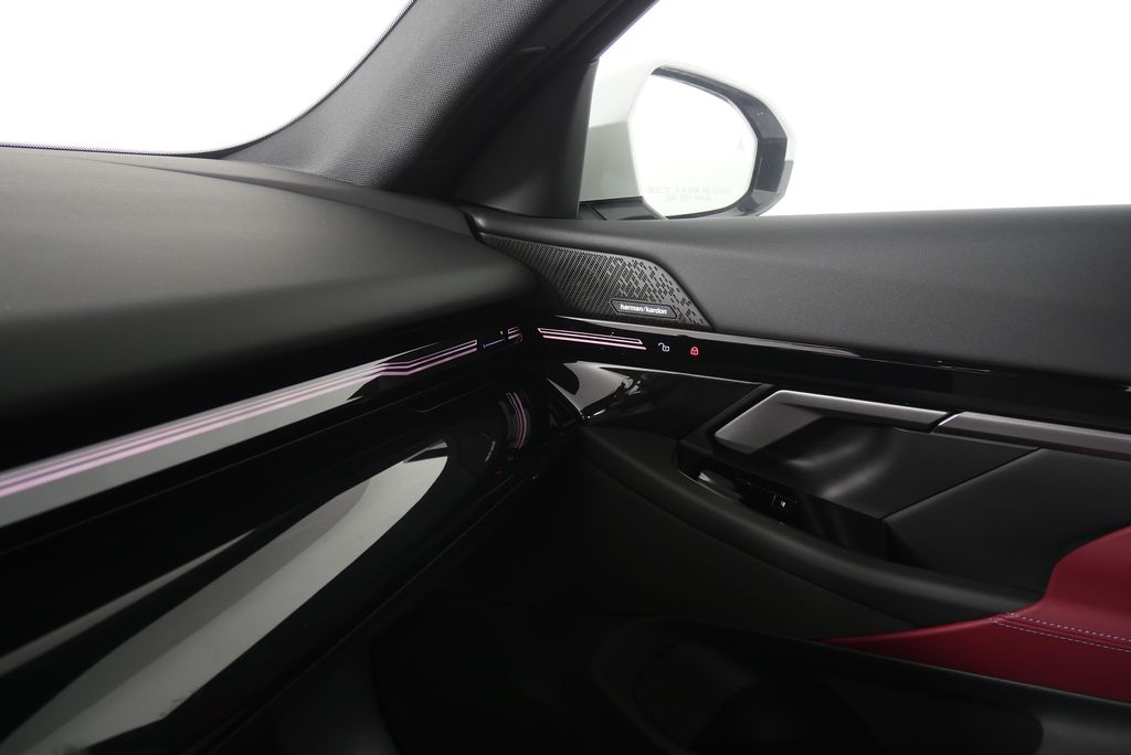 Thumbnail: 2026 BMW 5 Series - 25