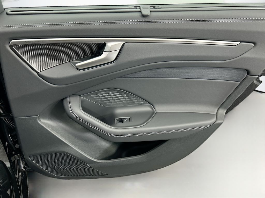 Thumbnail: 2026 Audi A6 - 27