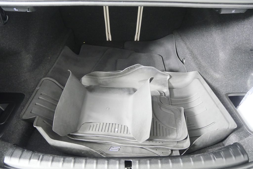 Thumbnail: 2023 BMW 5 Series - 18