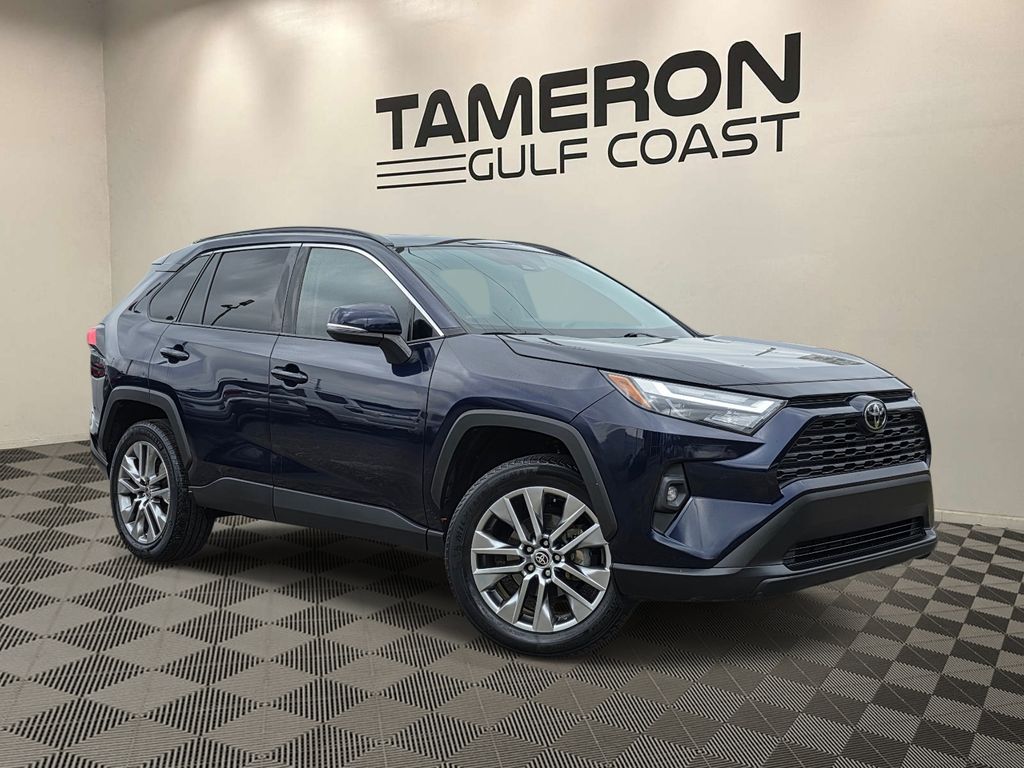 2022 Toyota RAV4 XLE Premium FWD