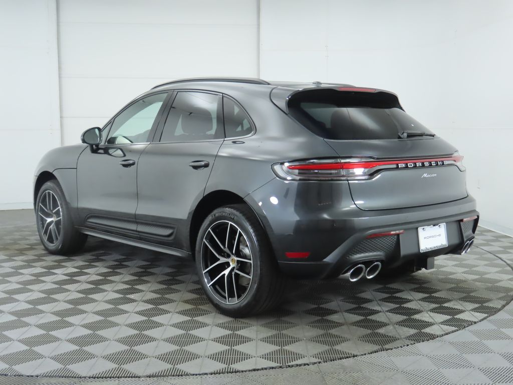 Thumbnail: 2025 Porsche Macan - 3