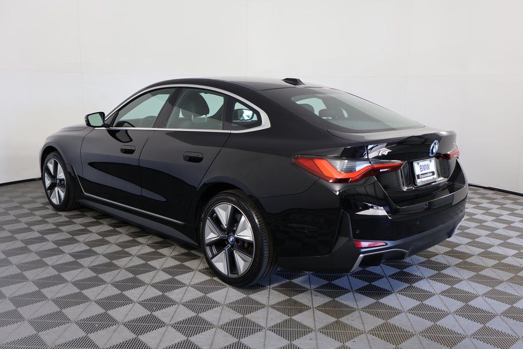 Thumbnail: 2023 BMW i4 - 6
