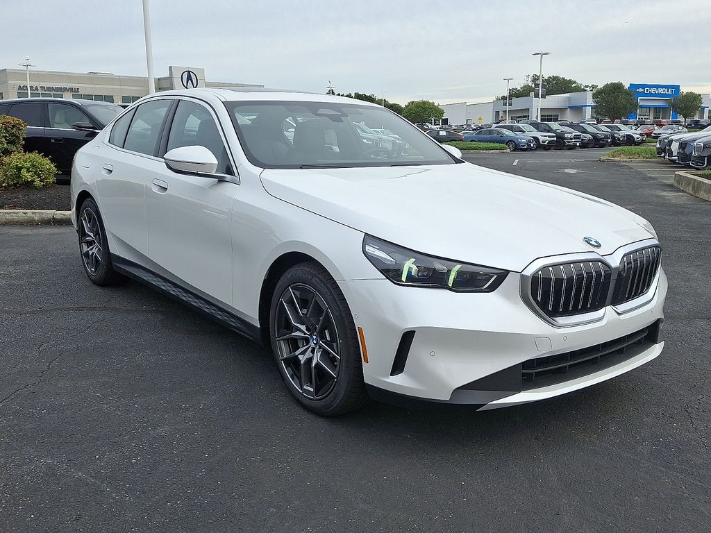 Thumbnail: 2026 BMW 5 Series - 2