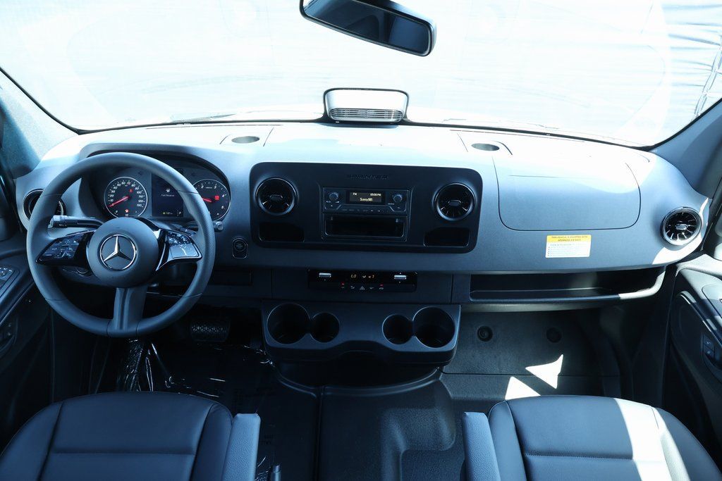 Thumbnail: 2026 Mercedes-Benz Sprinter - 4