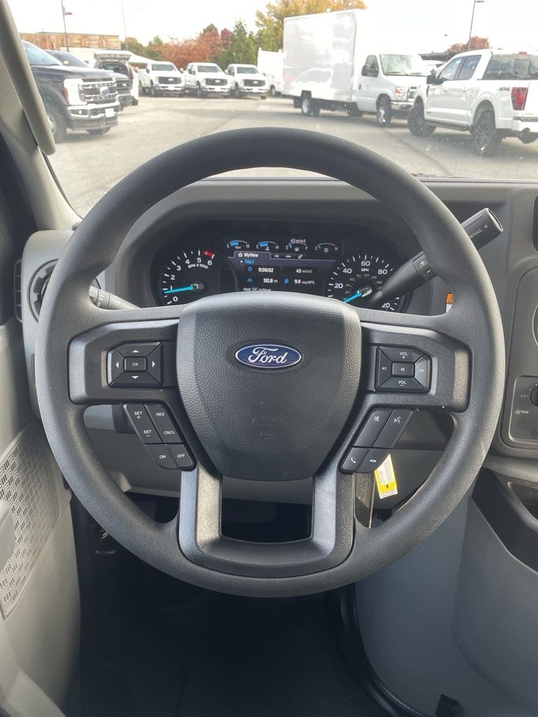 2027 Ford E-Series Cutaway 