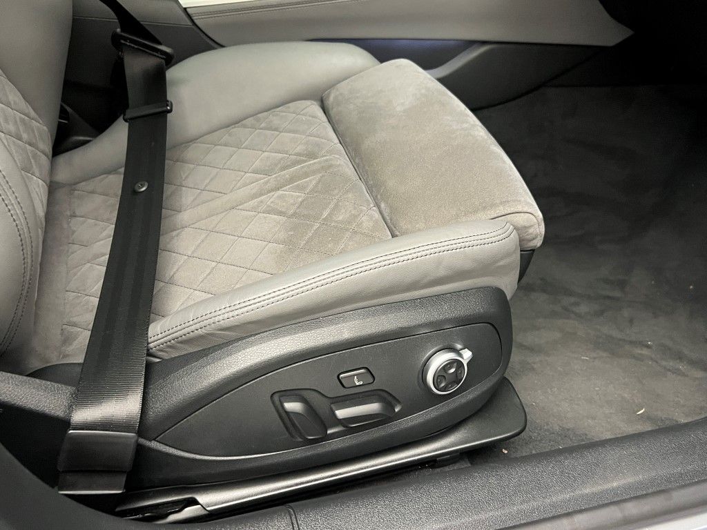 Thumbnail: 2020 Audi S5 - 13