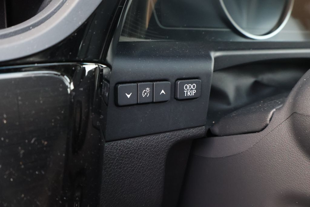 Thumbnail: 2022 Lexus ES - 15