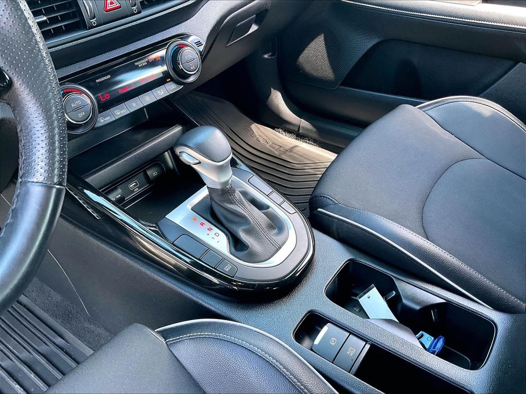 2023 Kia Forte — photo 19