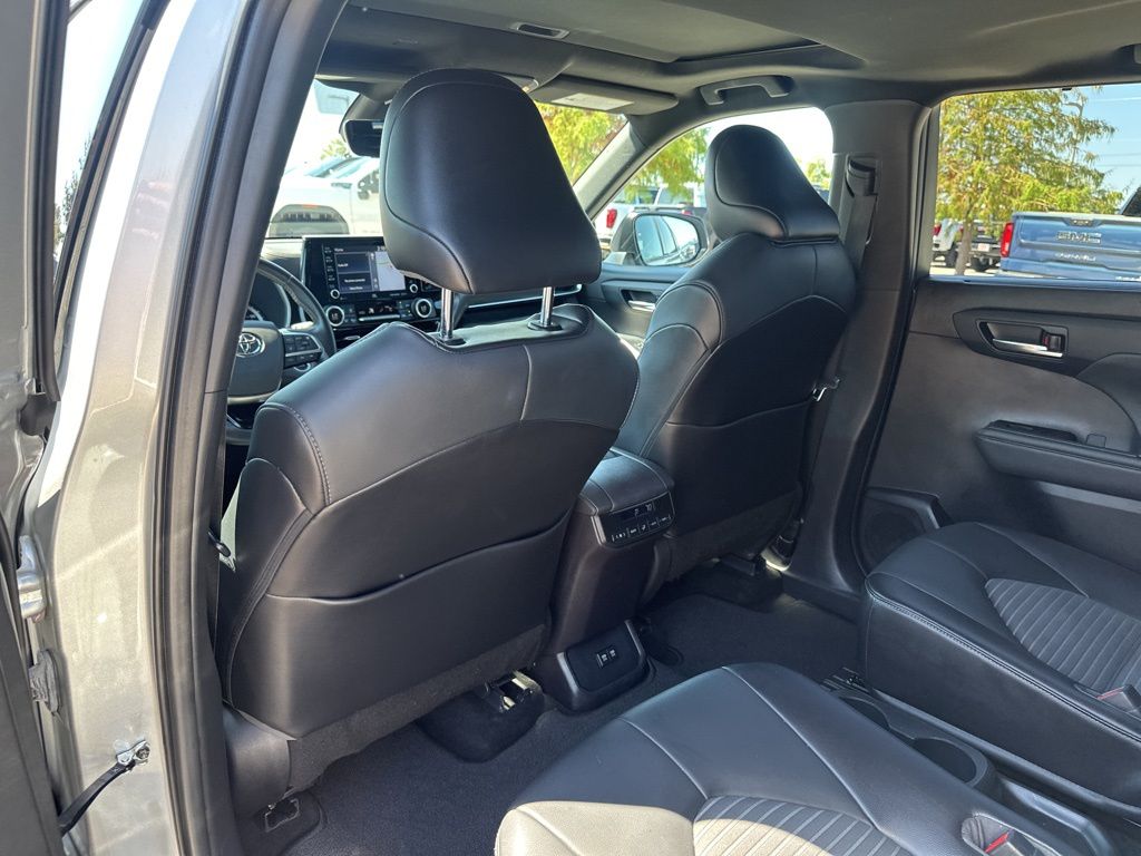 Used Car 2021 Toyota Highlander  Xse For Sale Under $40,000 In Austin, Texas