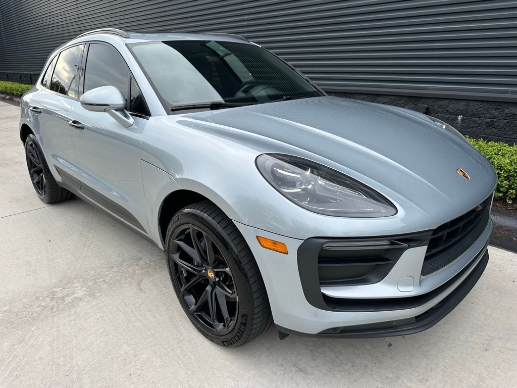 Thumbnail: 2022 Porsche Macan - 11