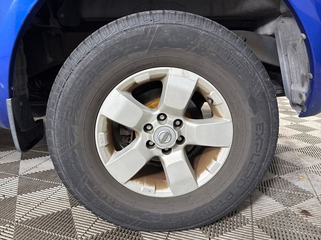 Used 2013 Blue Nissan SV image 25
