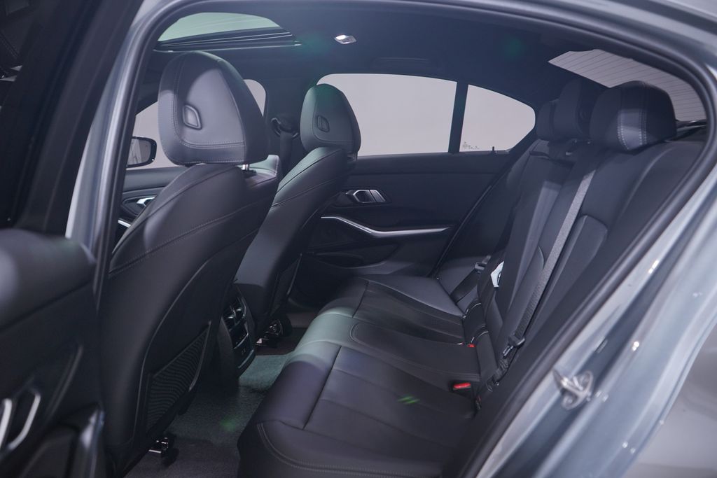 Thumbnail: 2023 BMW 3 Series - 9