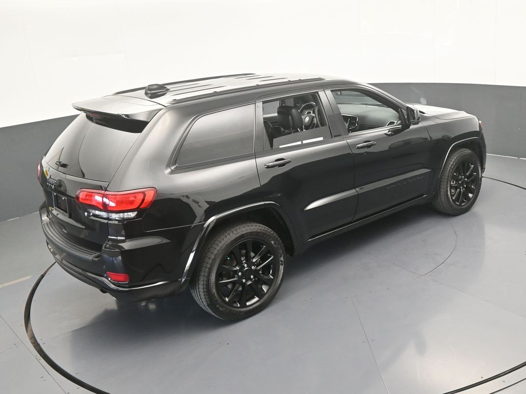 Used 2021 Diamond Black Crystal Pearlcoat Jeep Laredo X image 46