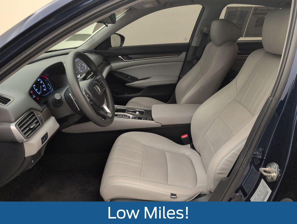 Certified Used 2018 Blue Honda EX image 4