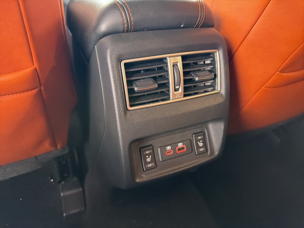 Thumbnail: 2019 Nissan Maxima - 17