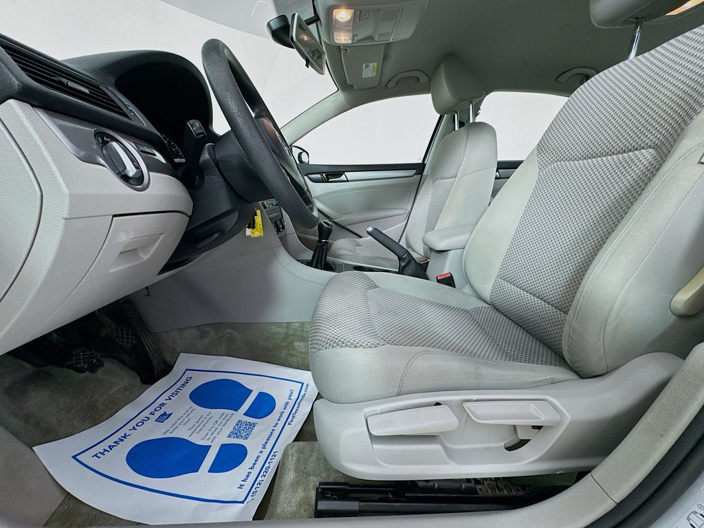 Used Car 2015 Volkswagen Passat  1.8t S For Sale Under $10,000 In Austin, Texas