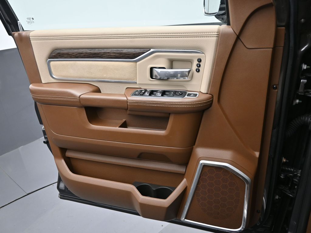 2019 Ram 2500 Laramie Crew Cab 4x4 6'4" Box