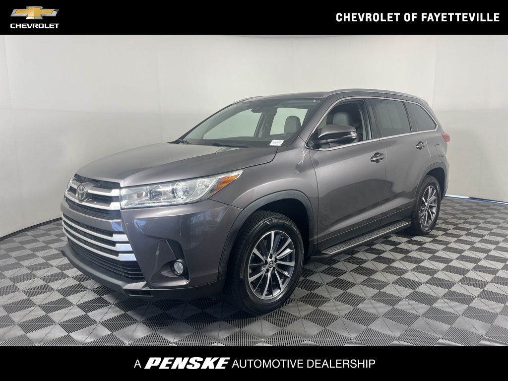 2019 Toyota Highlander XLE -
                Fayetteville, AR