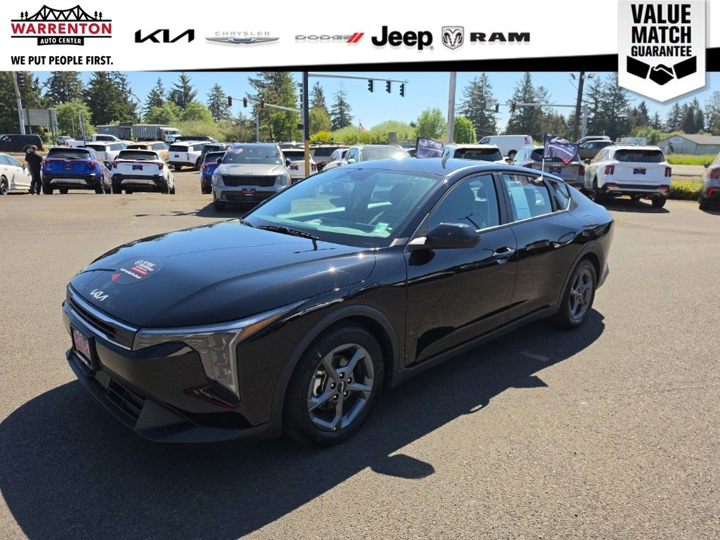 2025 Kia K4 LXS AT's photo