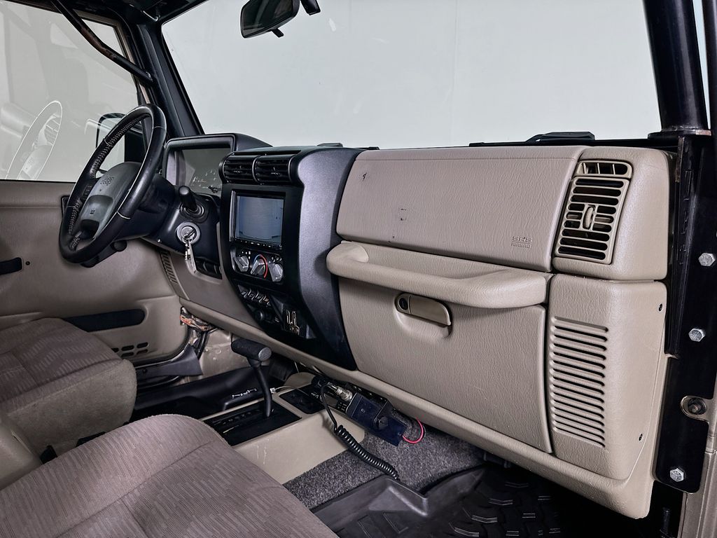 Thumbnail: 2004 Jeep Wrangler - 27