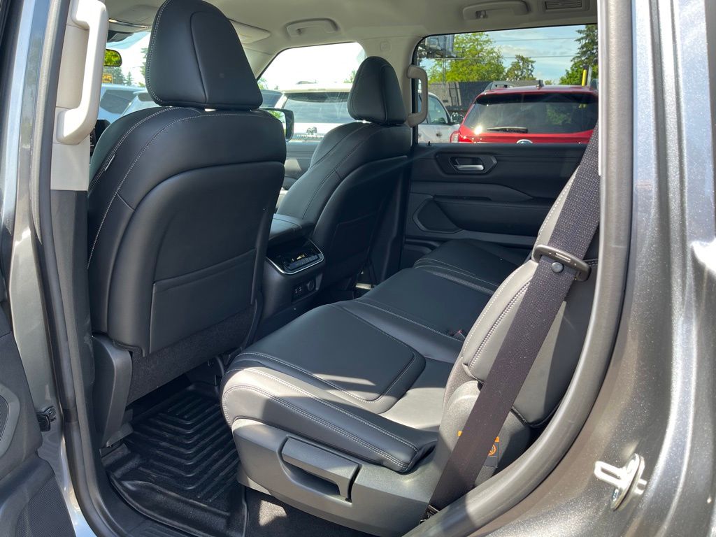 2025 Nissan Armada SV