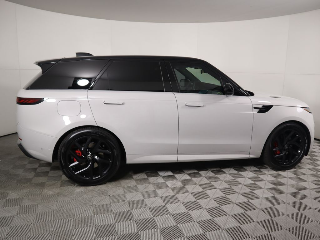 Thumbnail: 2025 Land Rover Range Rover Sport - 4