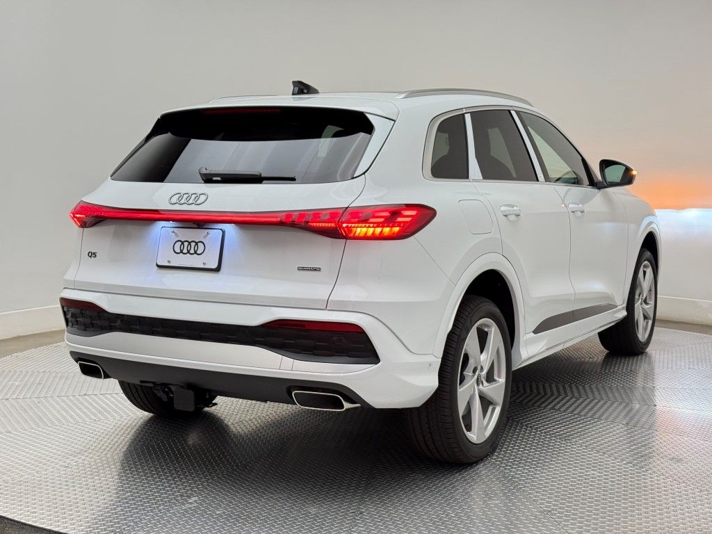 Thumbnail: 2025 Audi Q5 - 13
