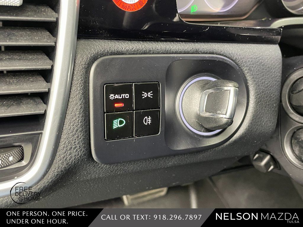 Used 2020 White Porsche S image 22