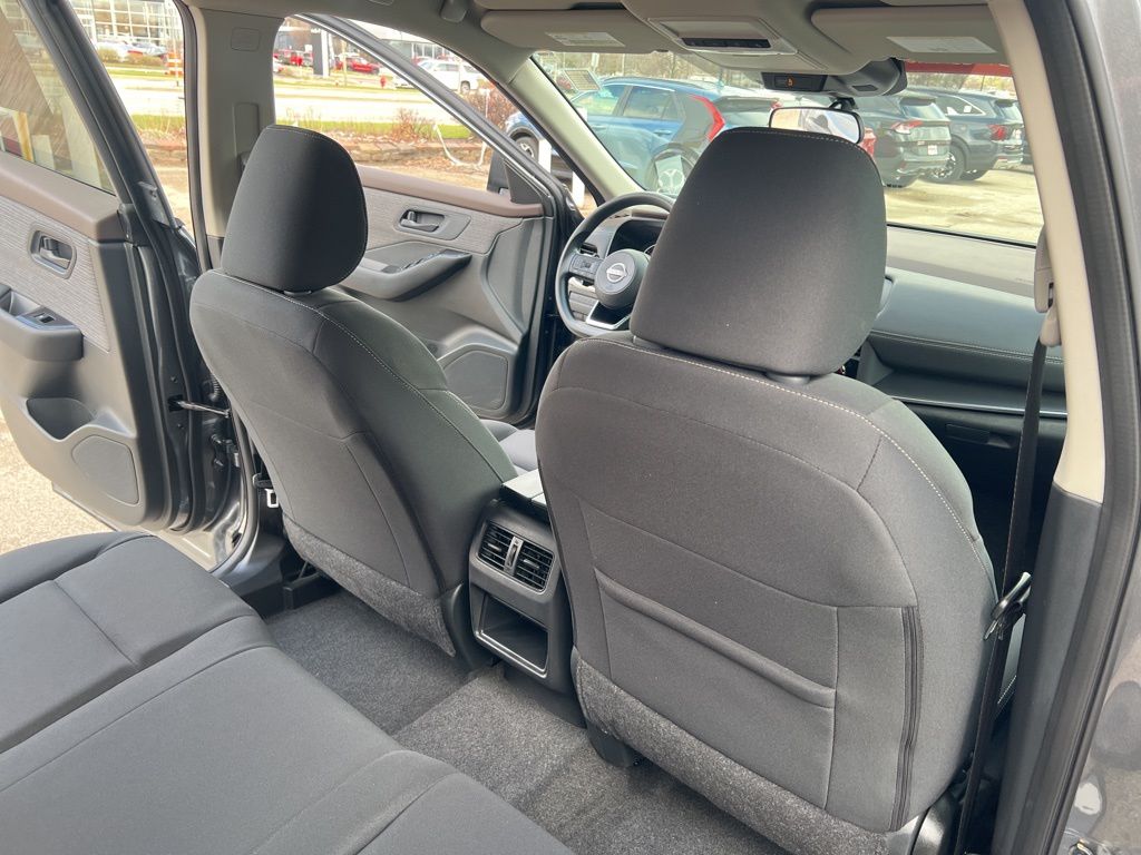2023 Nissan Rogue S photo