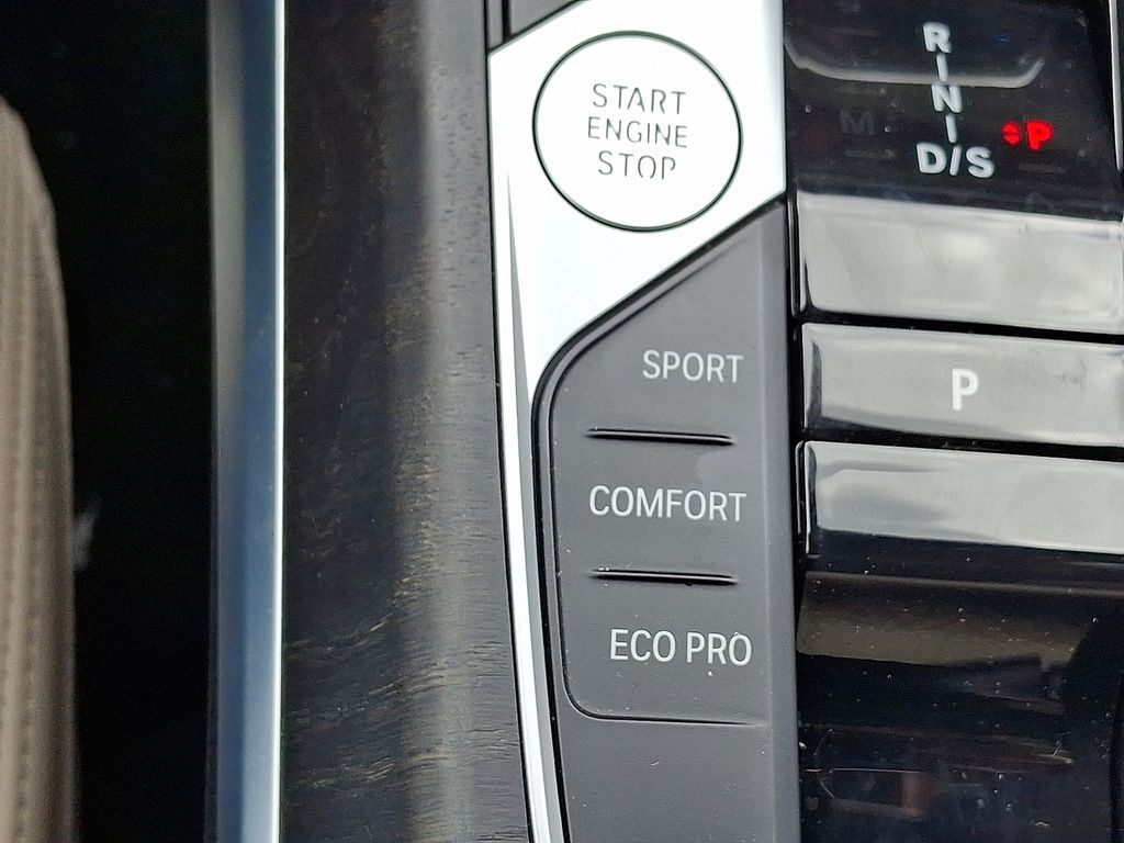 2023 BMW 3 Series 330i xDrive 23
