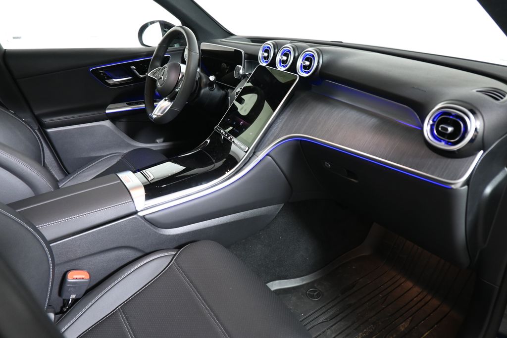 Thumbnail: 2025 Mercedes-Benz GLC - 26