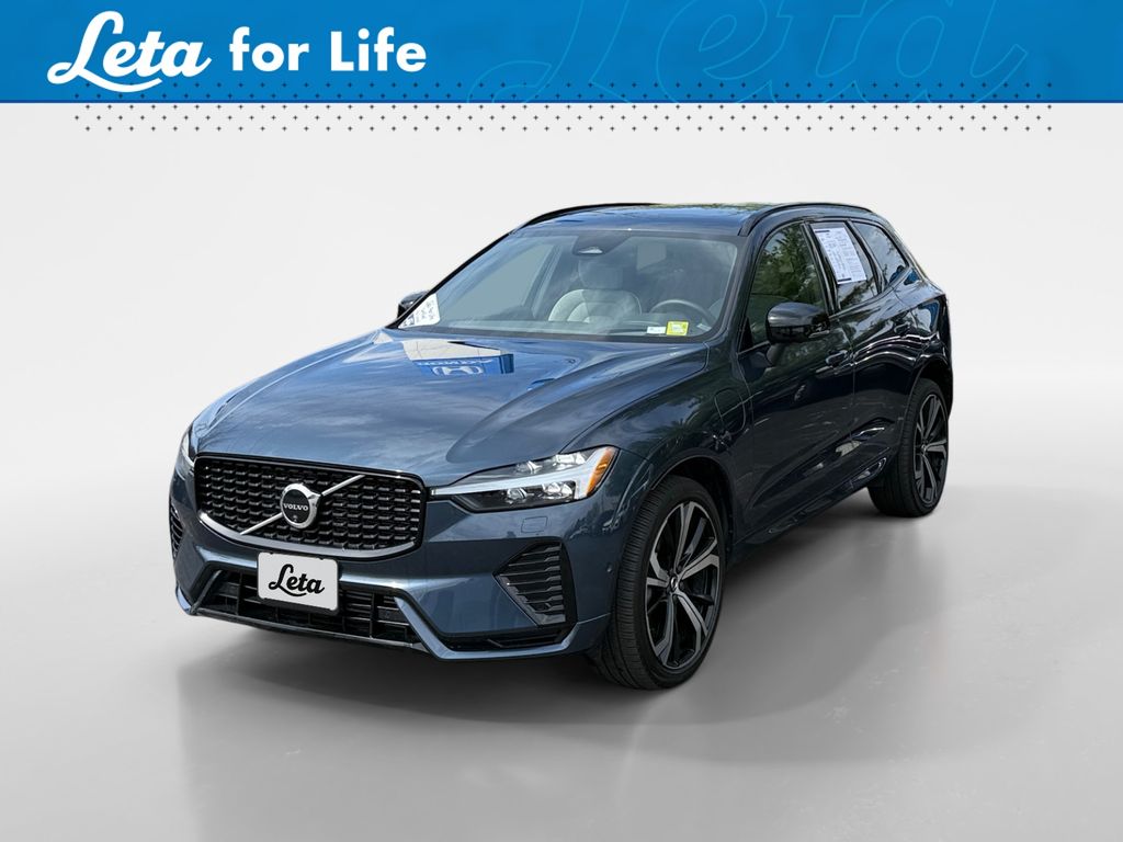 2024 Volvo XC60 Recharge T8 Ultimate Dark Theme eAWD