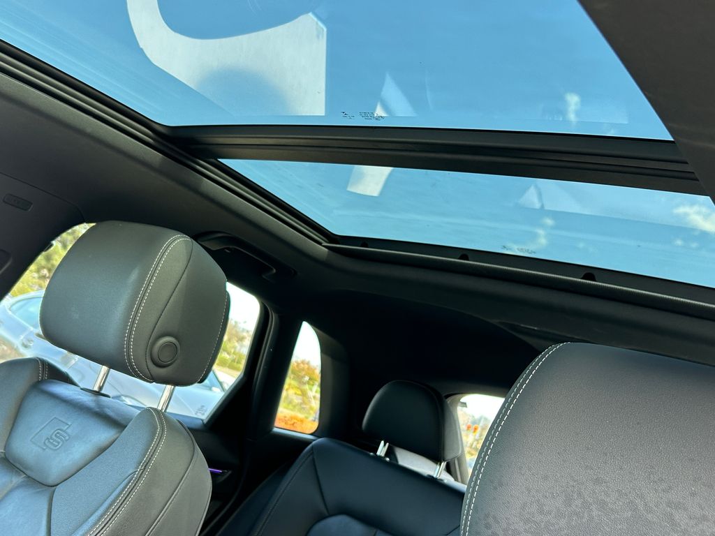 Thumbnail: 2020 Audi Q3 - 16