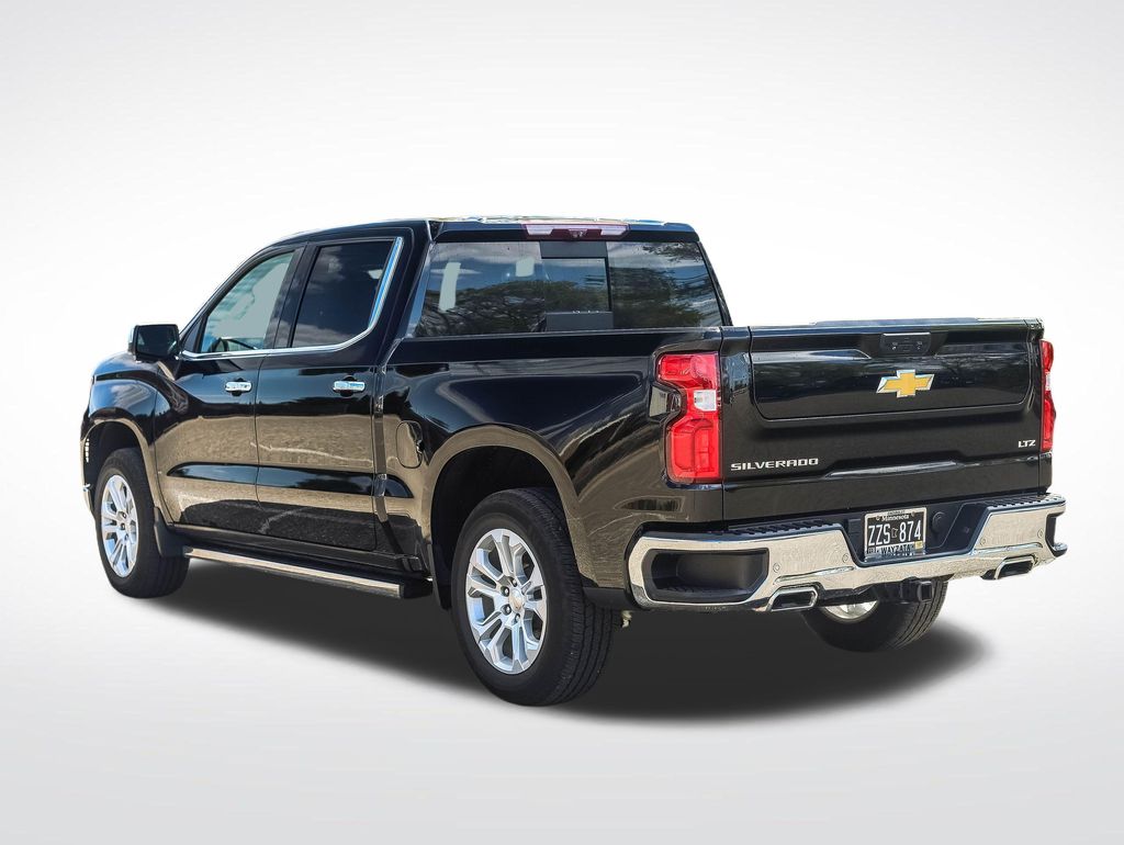 Thumbnail: 2022 Chevrolet Silverado 1500 - 3