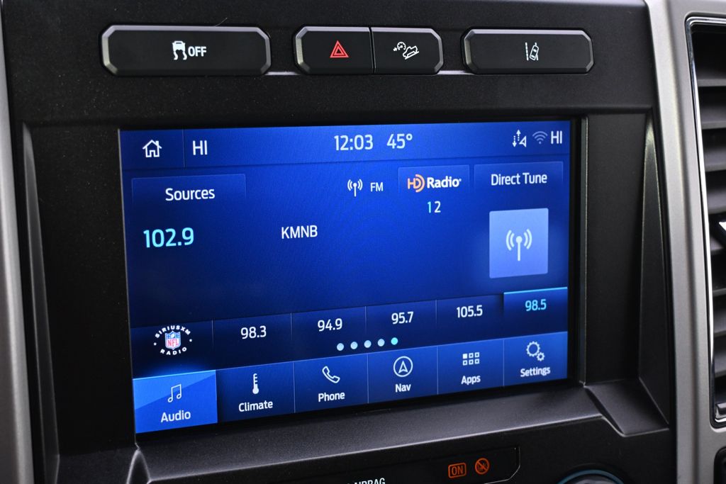 Used 2020 White Ford Lariat image 25