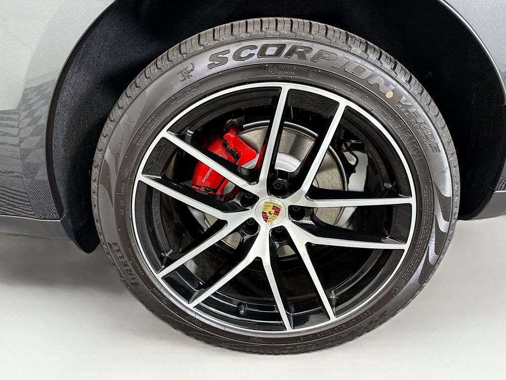 Thumbnail: 2026 Porsche Macan - 32