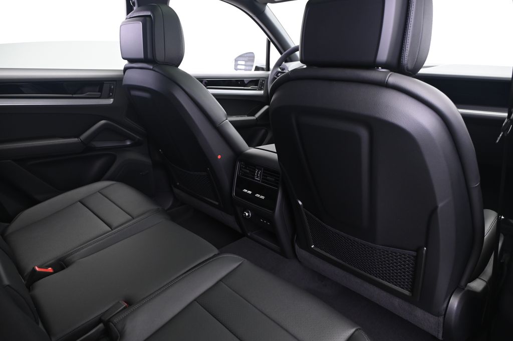 Thumbnail: 2025 Porsche Cayenne - 17