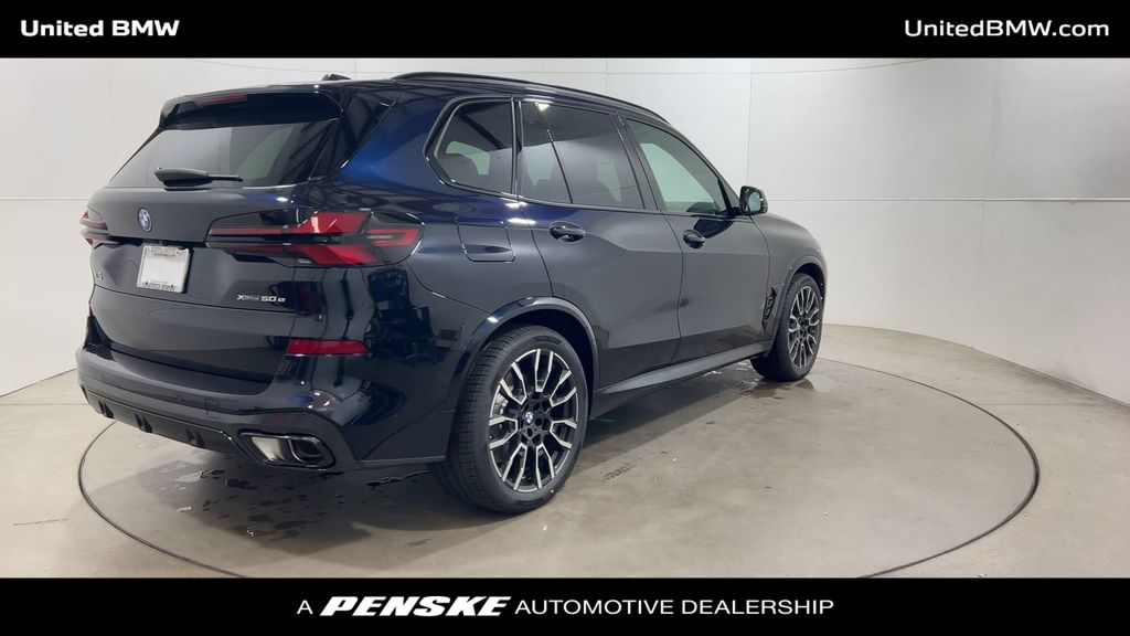 2026 BMW X5 xDrive50e 8