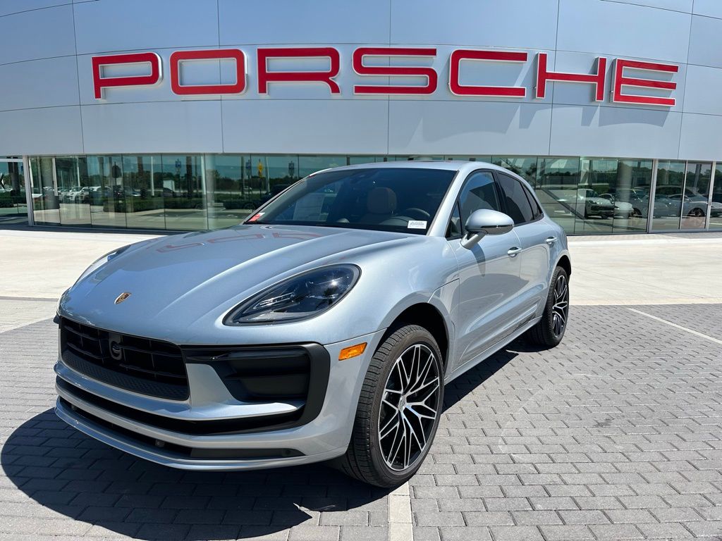 2024 Porsche Macan  -
                Davie, FL