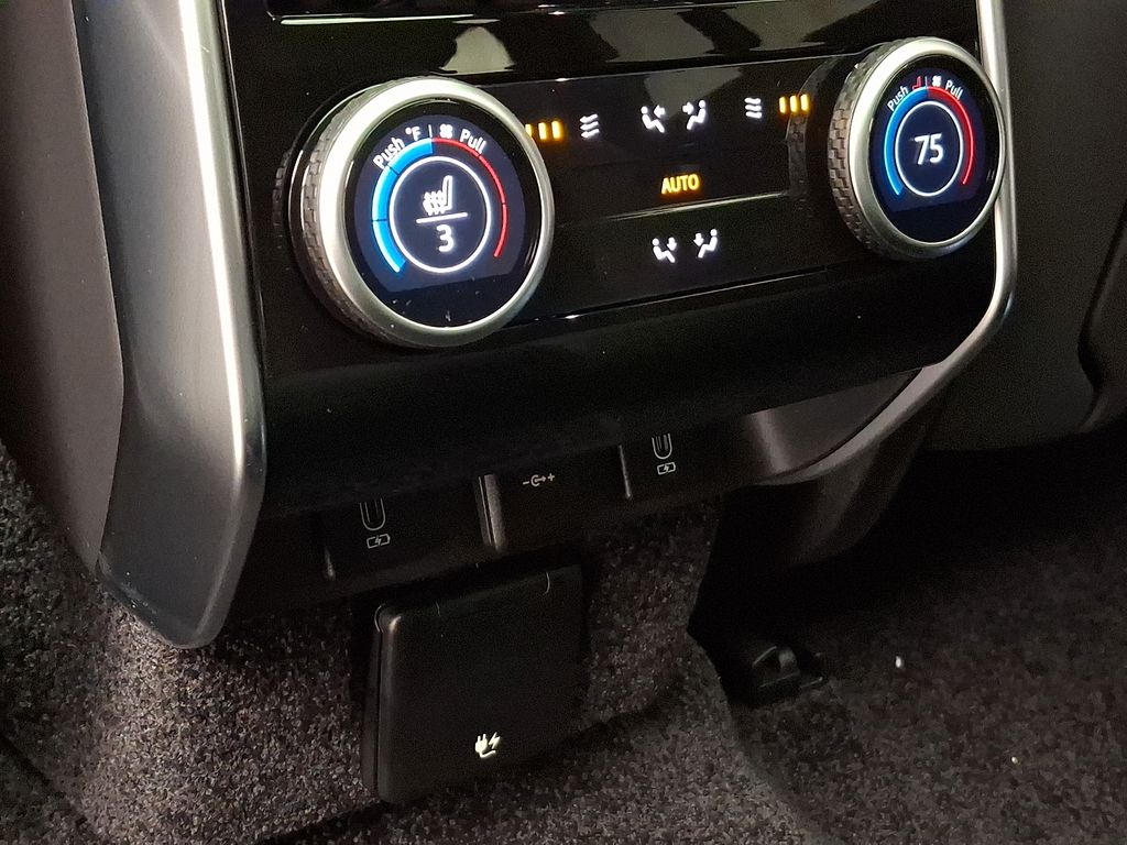 Thumbnail: 2026 Land Rover Range Rover - 8