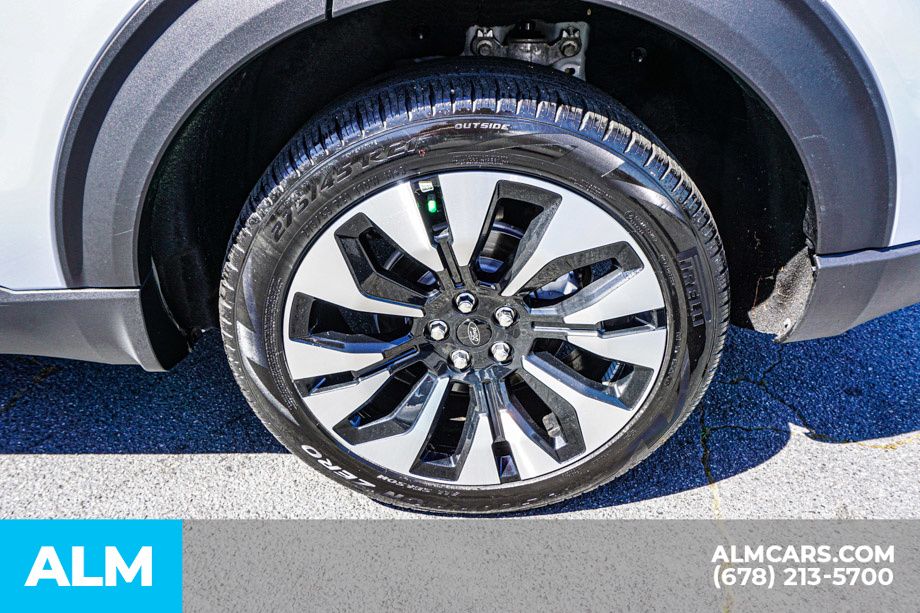 Used 2025 White Ford Platinum image 17