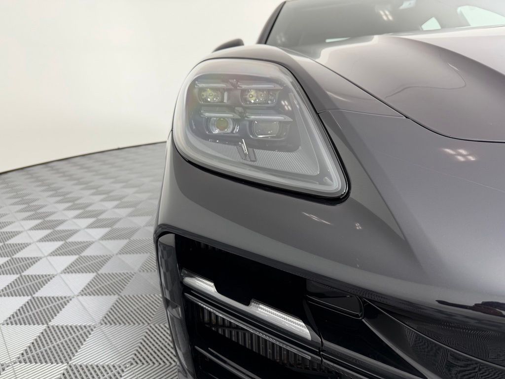 Thumbnail: 2026 Porsche Panamera - 9