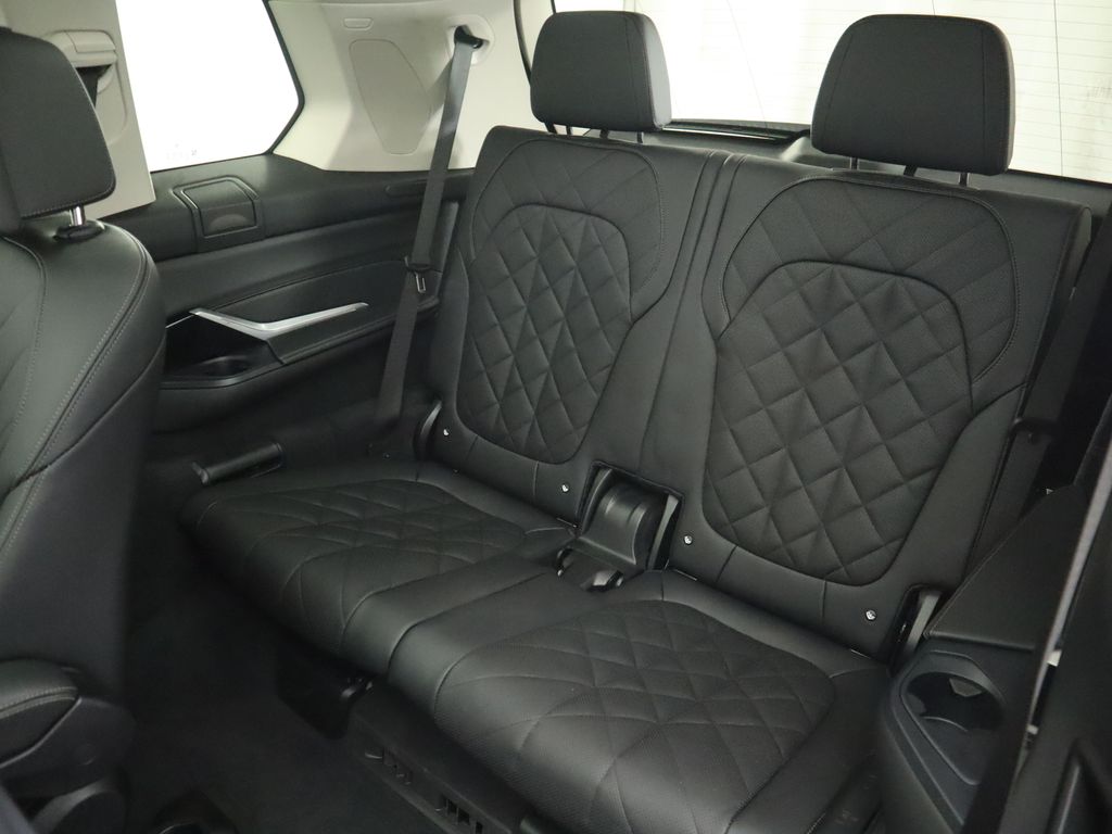 Thumbnail: 2023 BMW X7 - 24