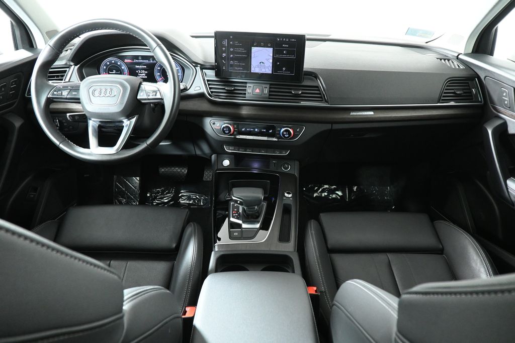 Thumbnail: 2025 Audi Q5 - 4