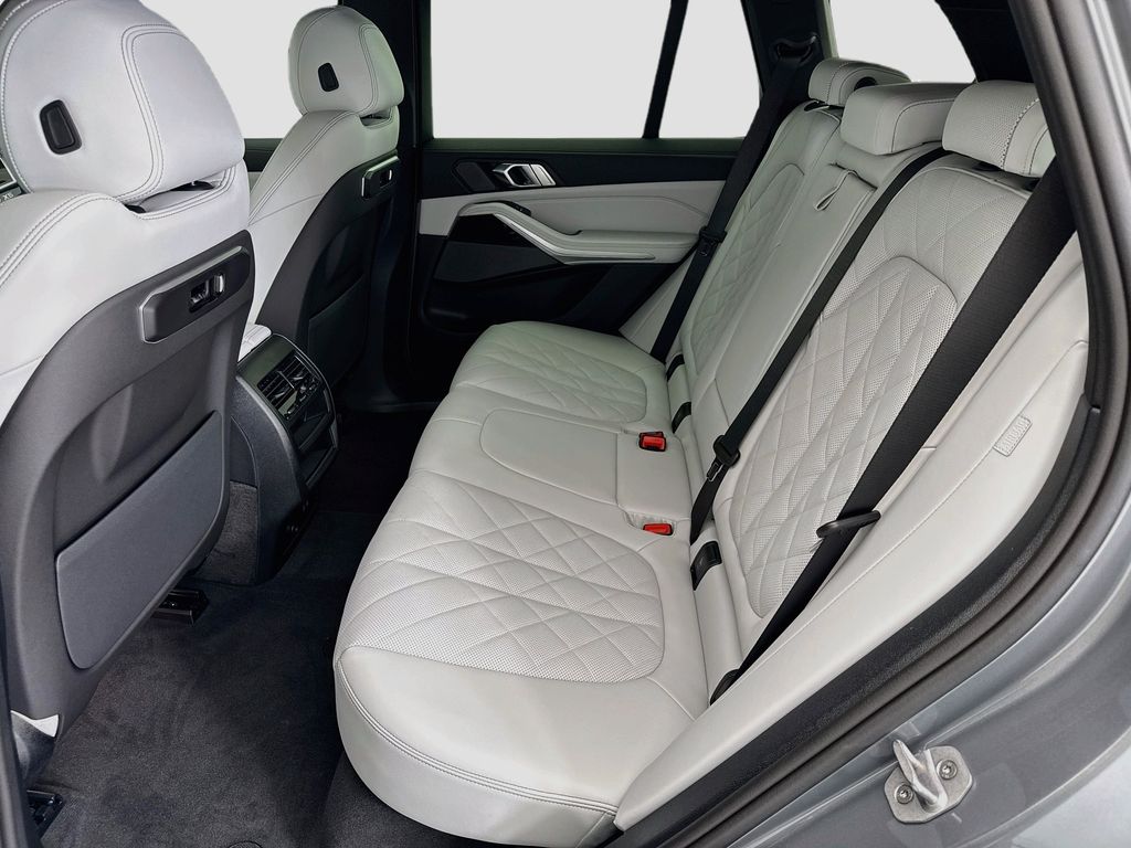 Thumbnail: 2026 BMW X5 - 20