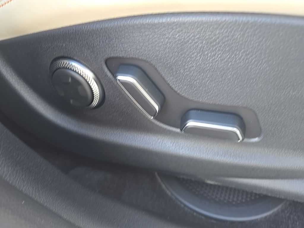 Thumbnail: 2026 Genesis GV70 - 23